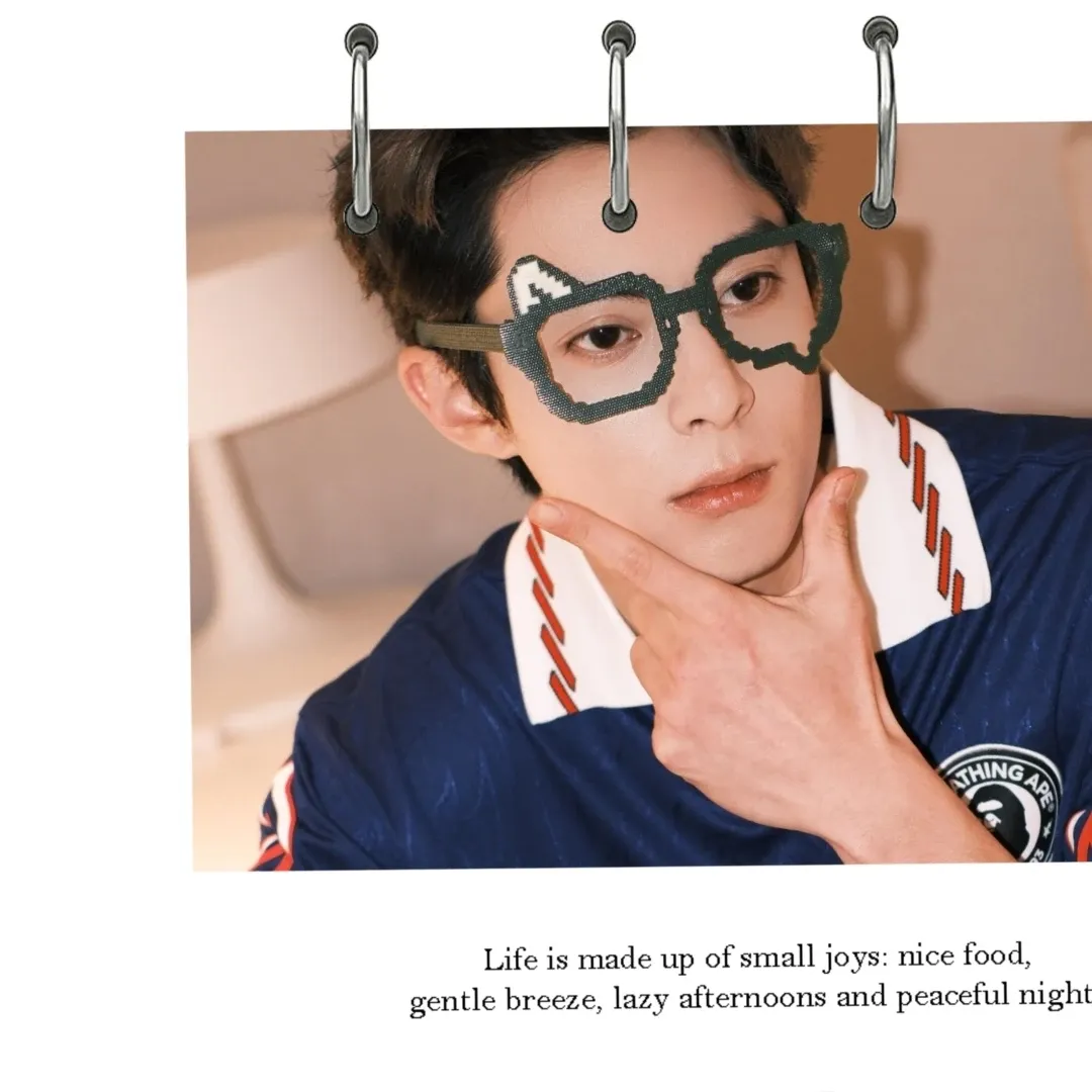 A moment captured by a fan of Dylan Wang