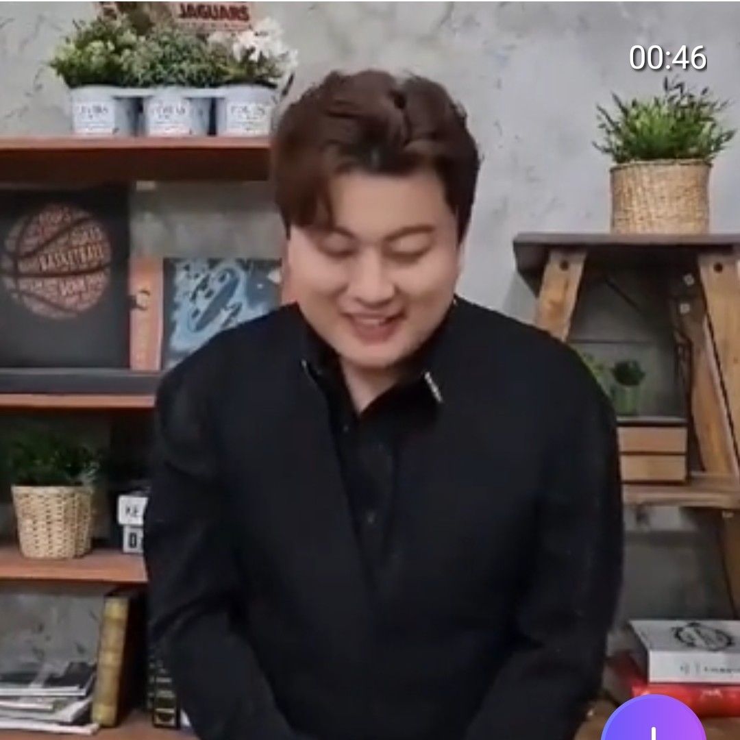 Behind-the-scenes cut of Kim Hojoong