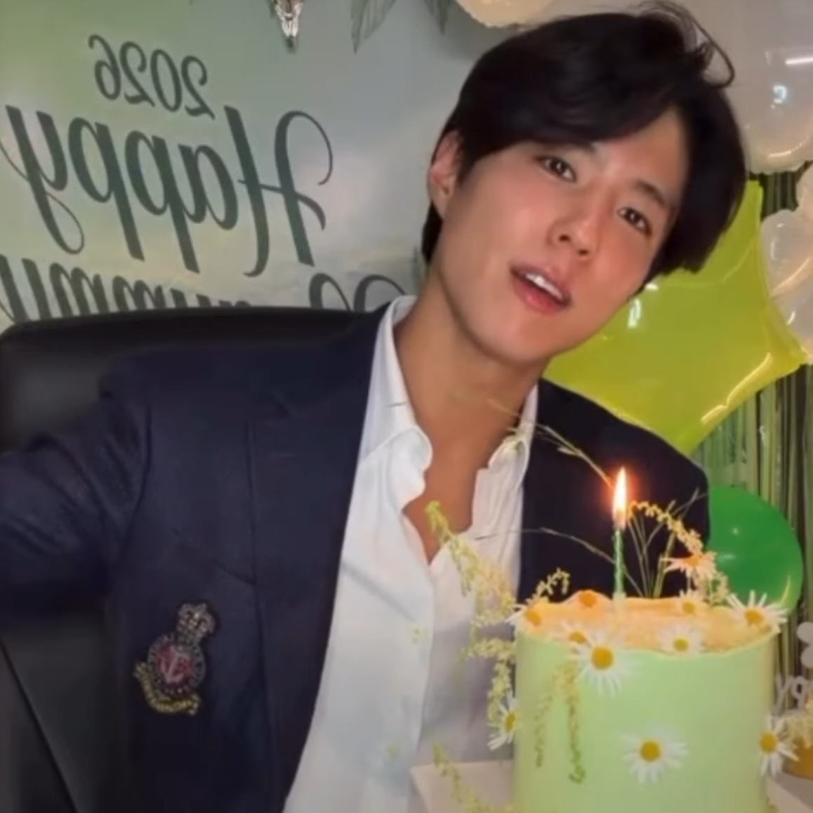 Behind-the-scenes cut of Park Bogum