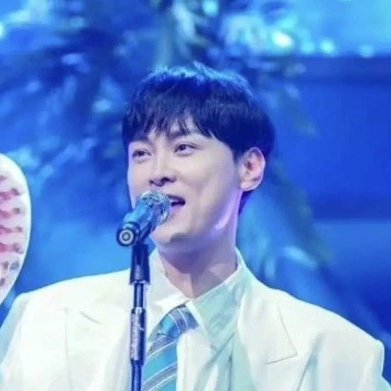Behind-the-scenes cut of Min Kyunghoon