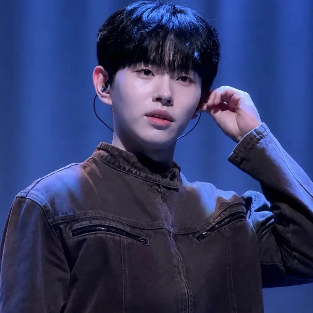 Behind-the-scenes cut of Lee Byeongchan
