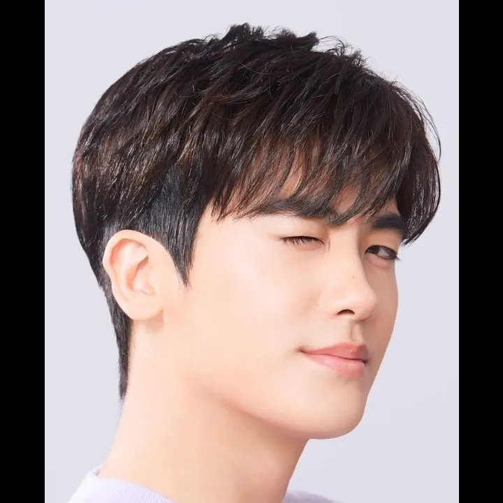 Behind-the-scenes cut of Park Hyungsik
