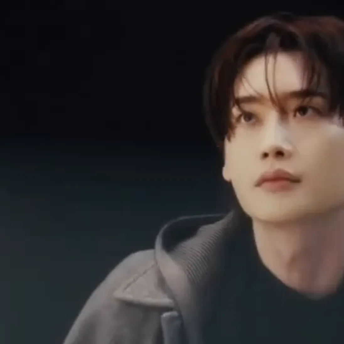 A moment captured by a fan of Lee Jongsuk