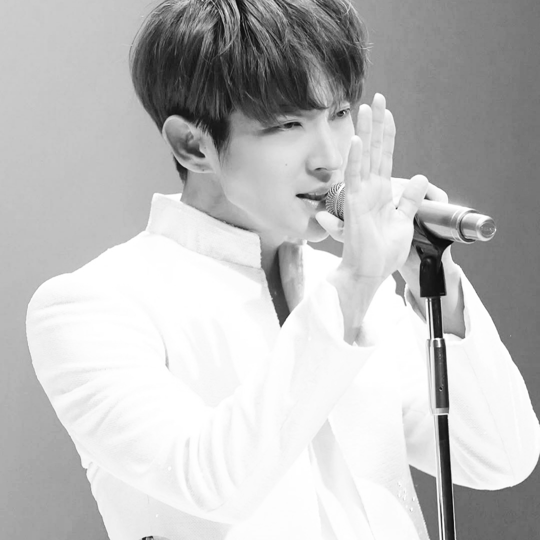 Behind-the-scenes cut of Lee Joongi