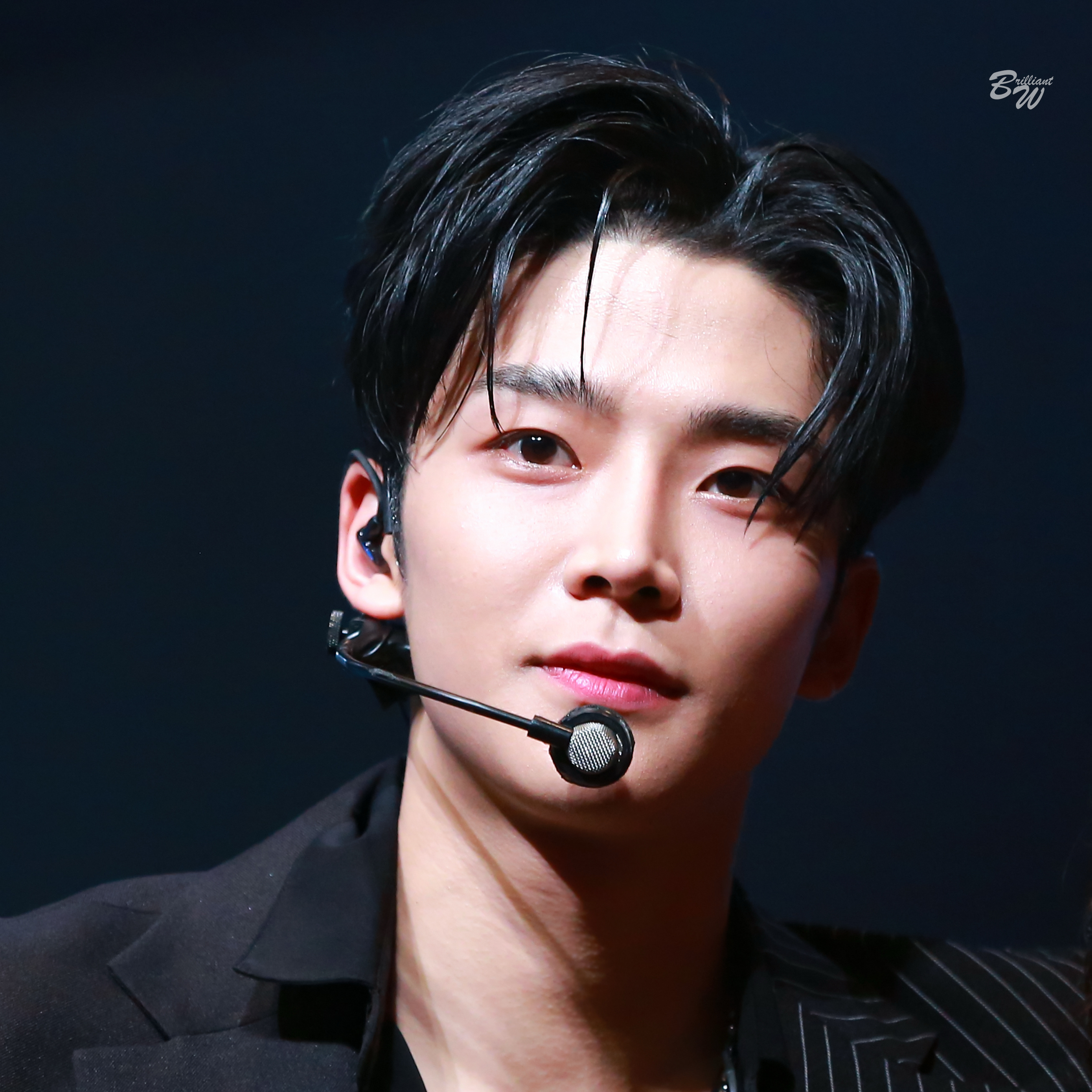 A moment captured by a fan of Rowoon