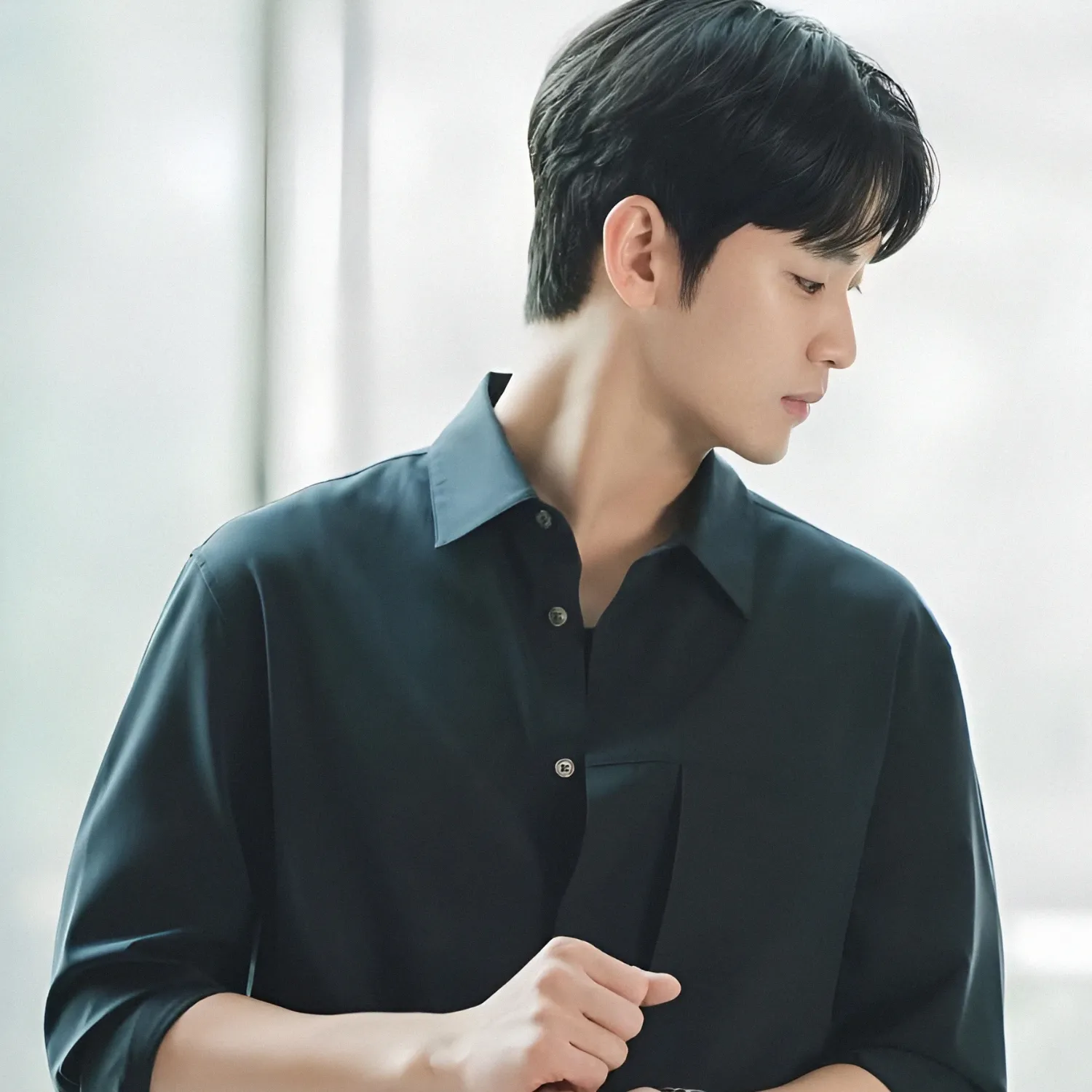 Behind-the-scenes cut of Kim Soohyun