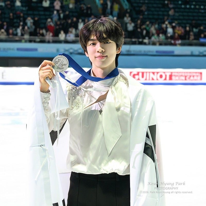 A moment captured by a fan of Cha Junhwan