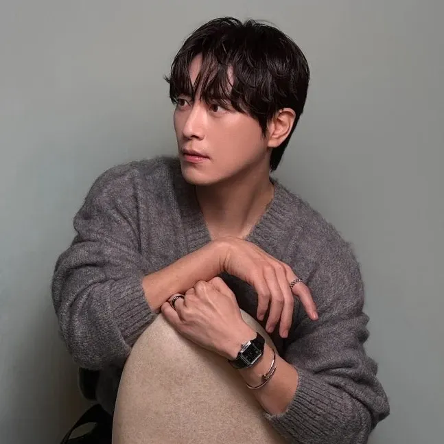 A moment captured by a fan of Lee Joonhyuk