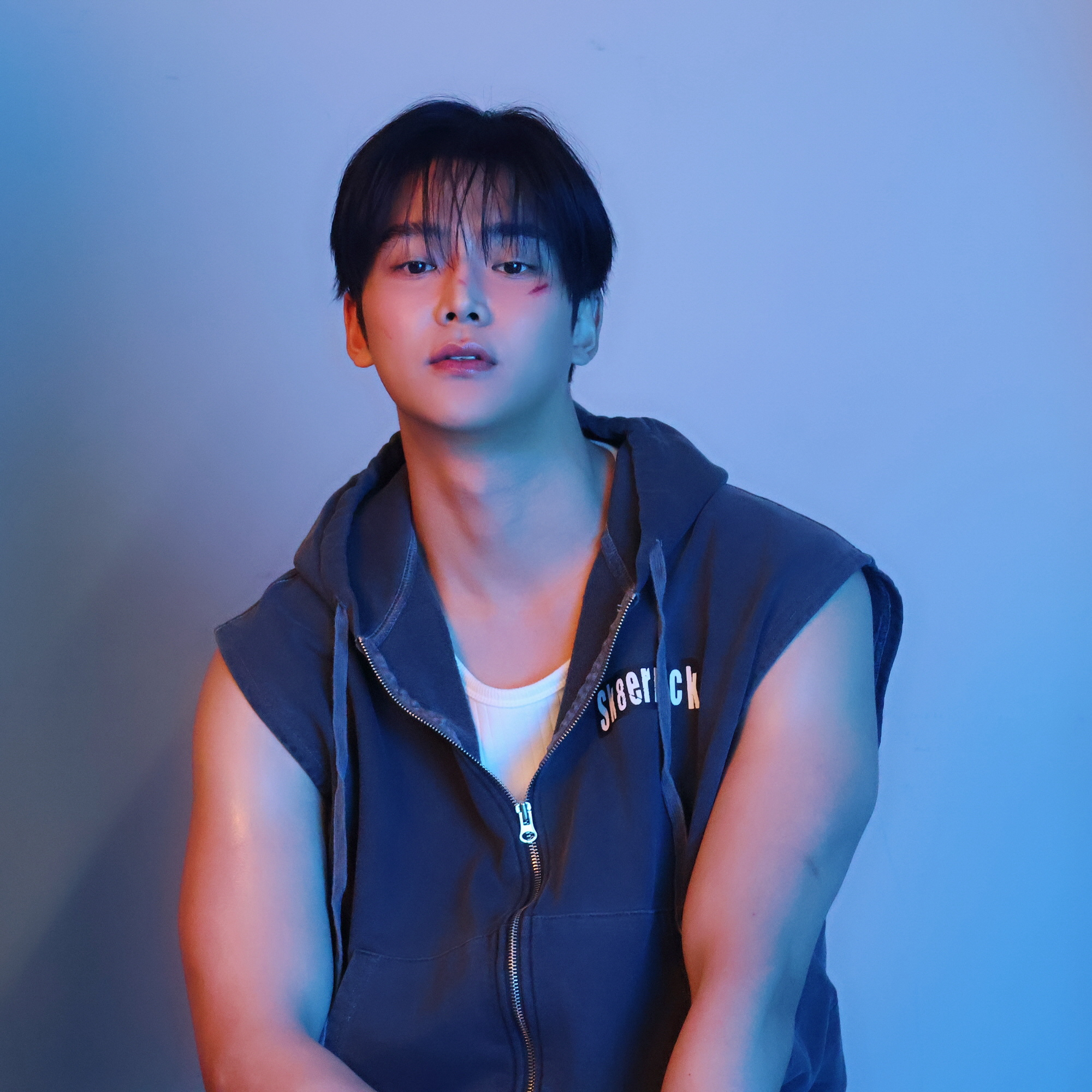 로운의 최신 사진