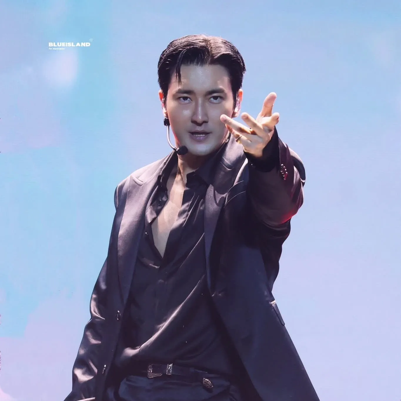 Recent activity shot of Choi Siwon