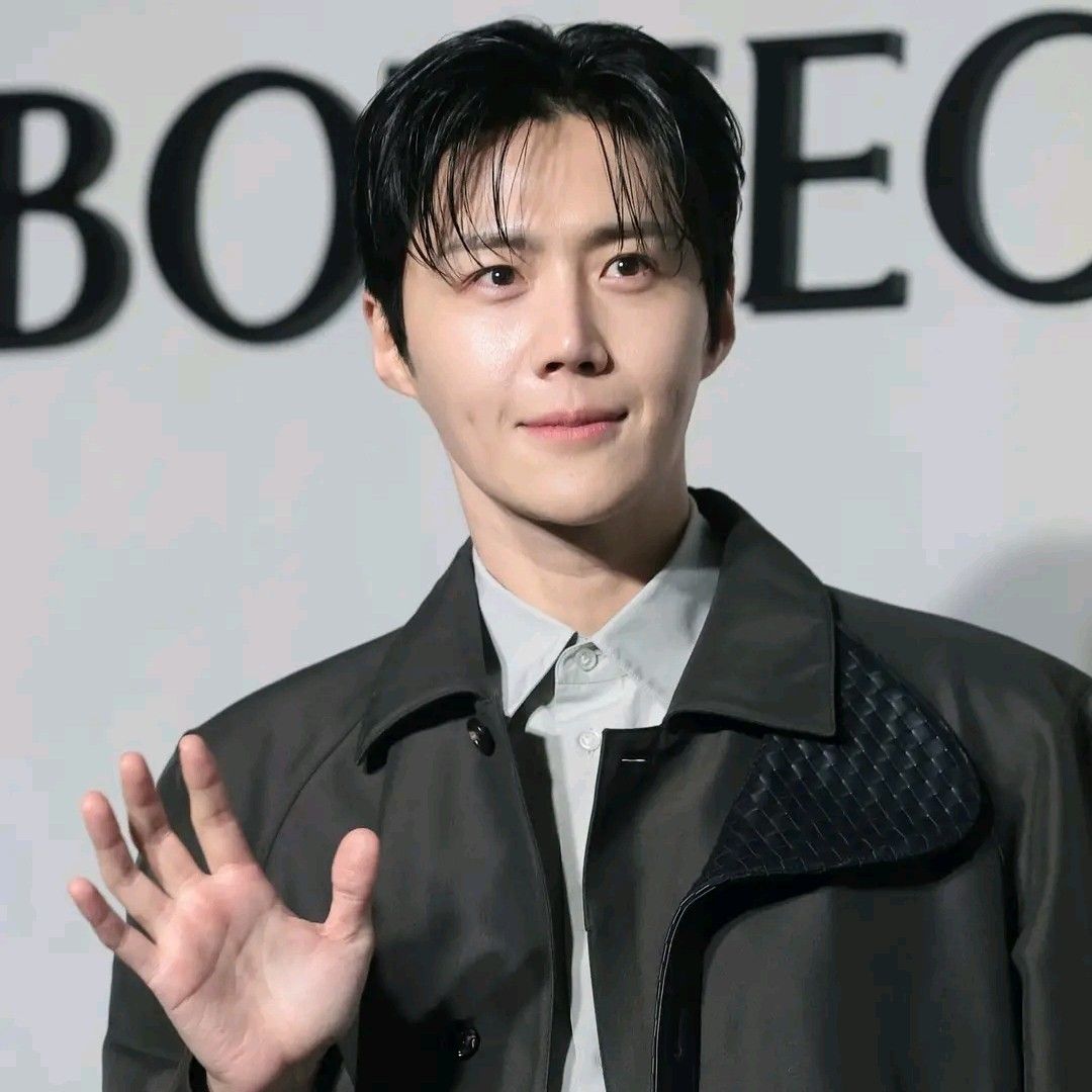 Latest photo of Kim Seonho