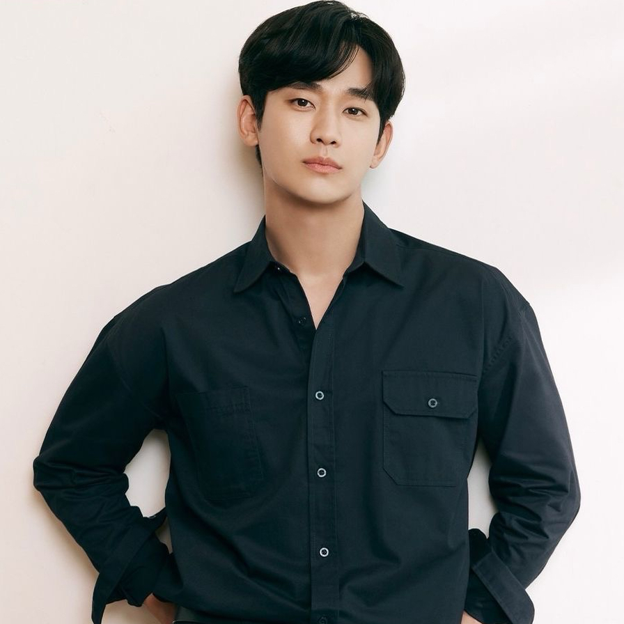 金秀贤的最新照片