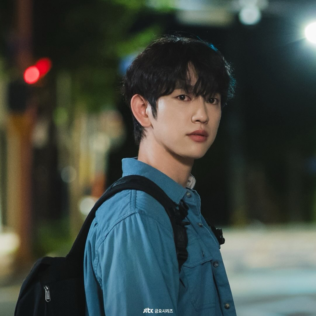 Foto terbaru dari Park Jinyoung