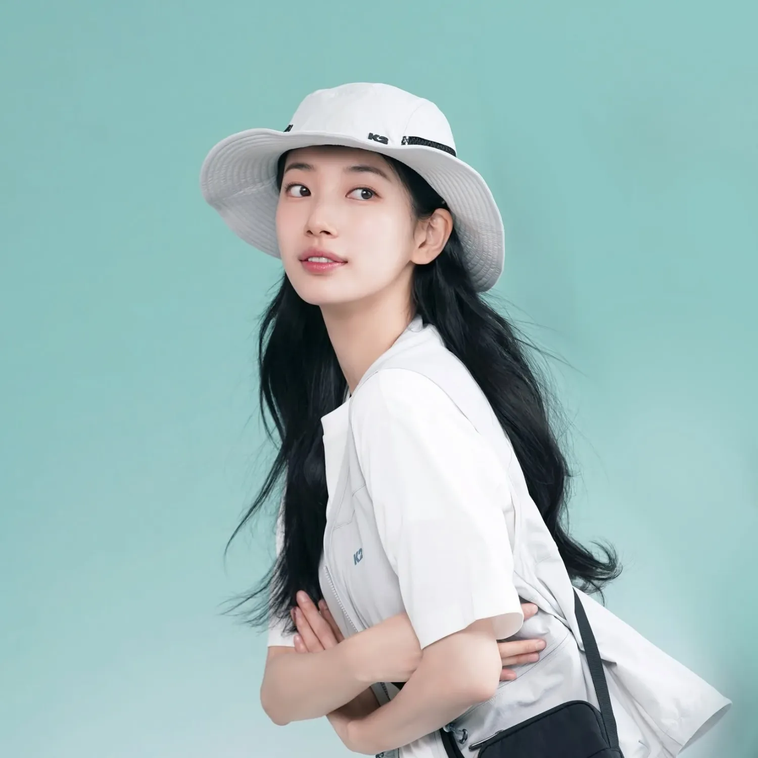 Behind-the-scenes cut of Bae Suzy
