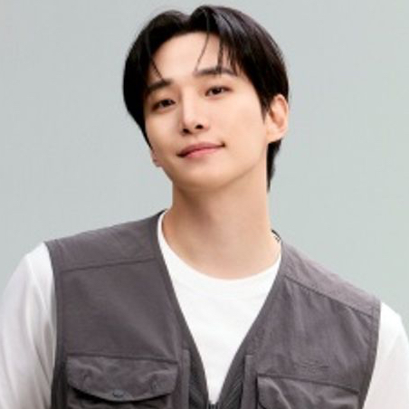 イ・ジュノの最近の活動ショット