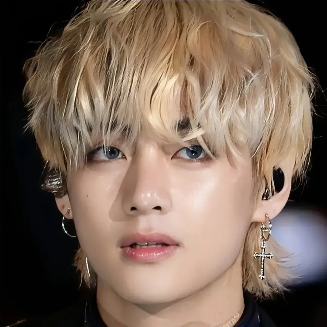 Latest photo of Kim Taehyung (V)
