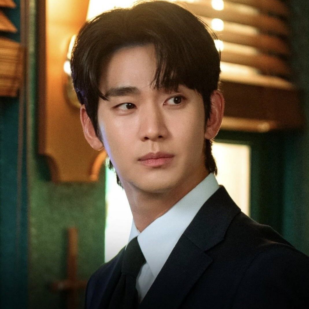 粉絲拍下的金秀賢瞬間