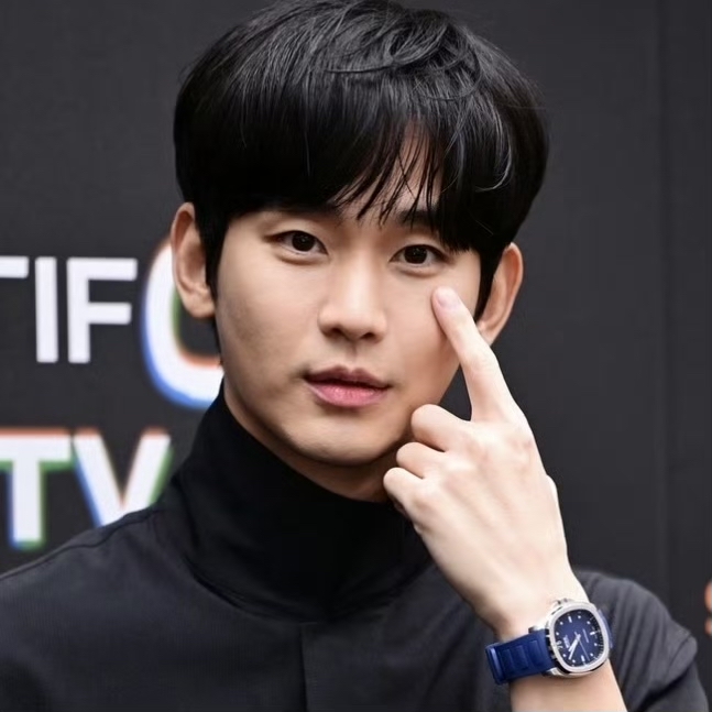 Recent activity shot of Kim Soohyun