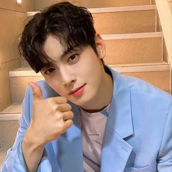 Foto kegiatan terbaru dari Cha Eunwoo
