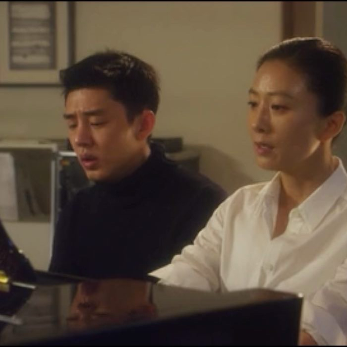 Behind-the-scenes cut of Kim Heeae