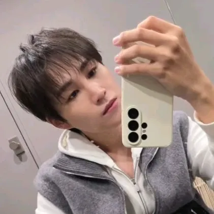 Behind-the-scenes cut of Kim Heejae