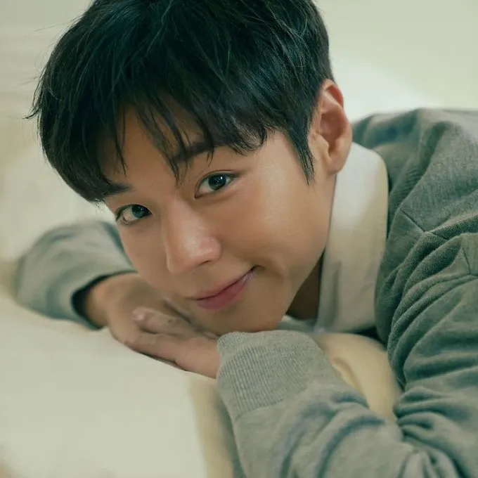 Recent activity shot of Park Jihoon
