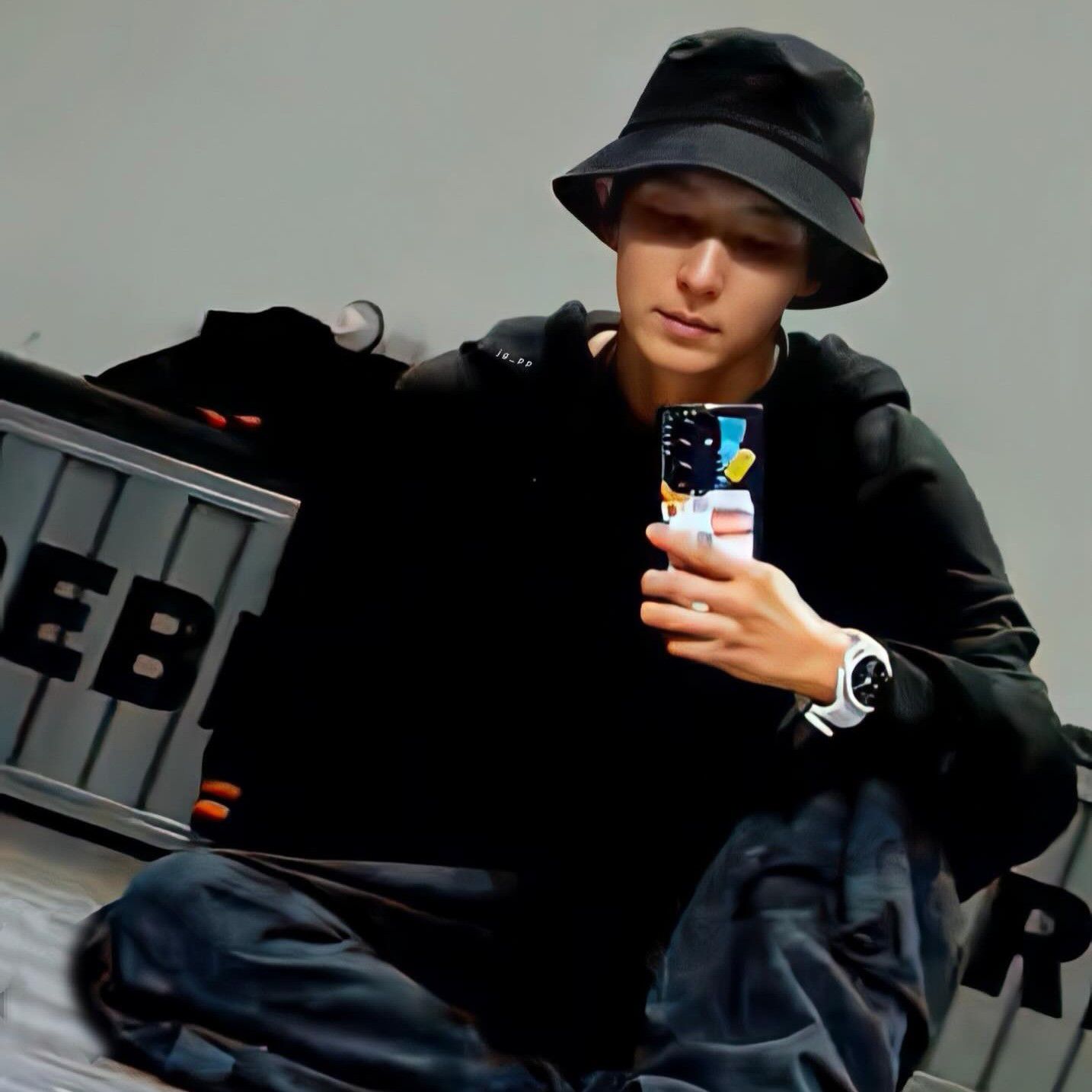 Recent activity shot of Lee Joongi