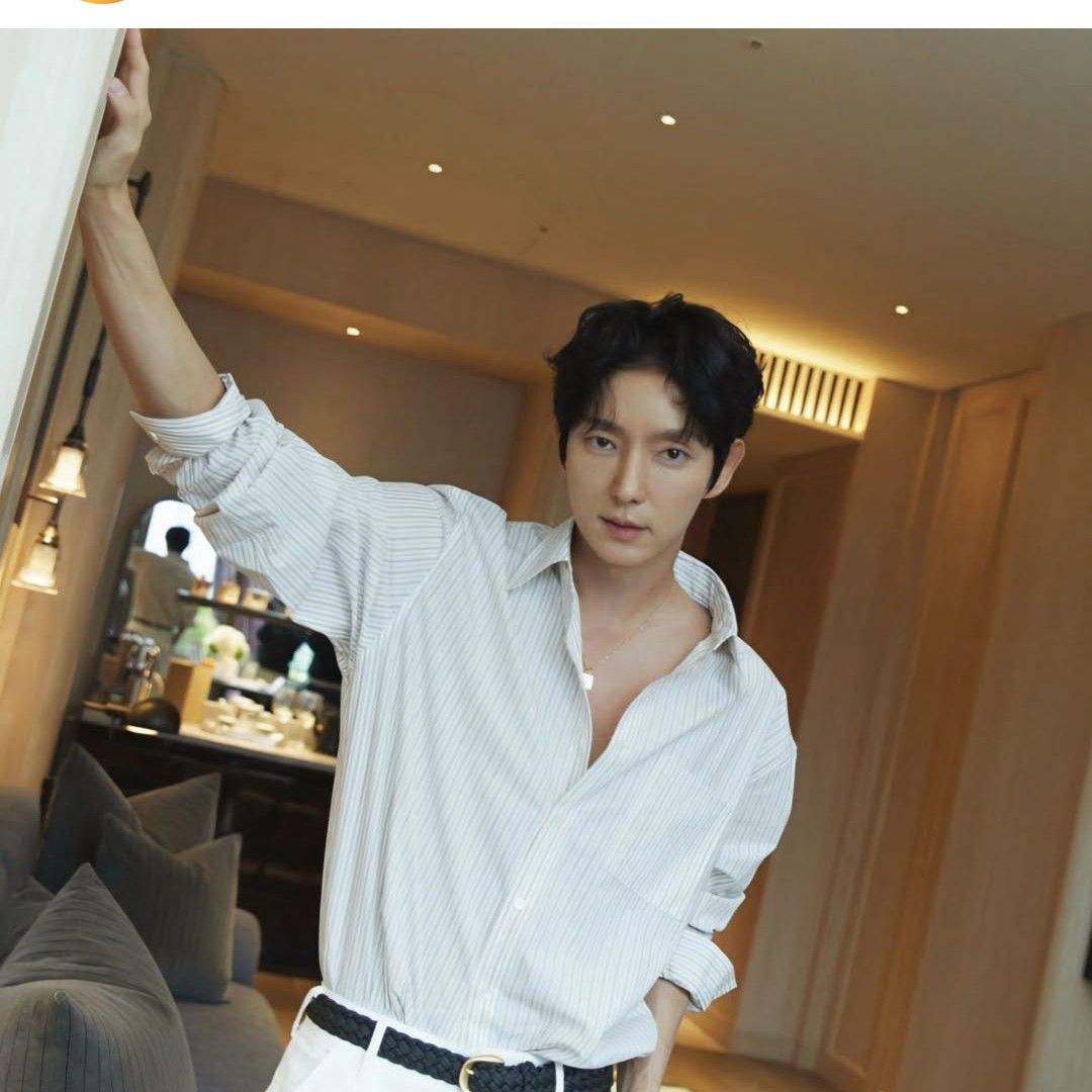 A moment captured by a fan of Lee Joongi