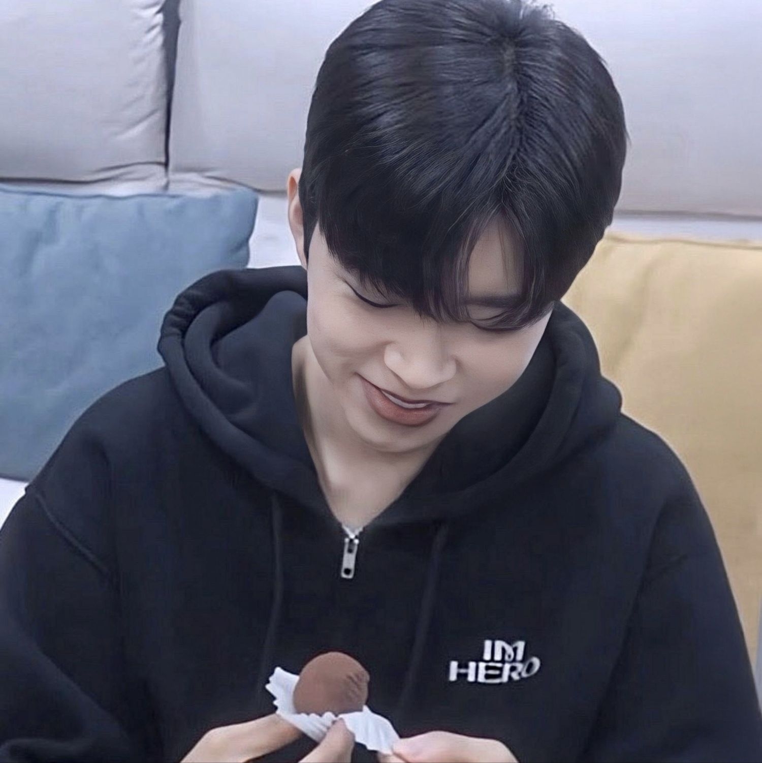 임영웅의 비하인드 컷