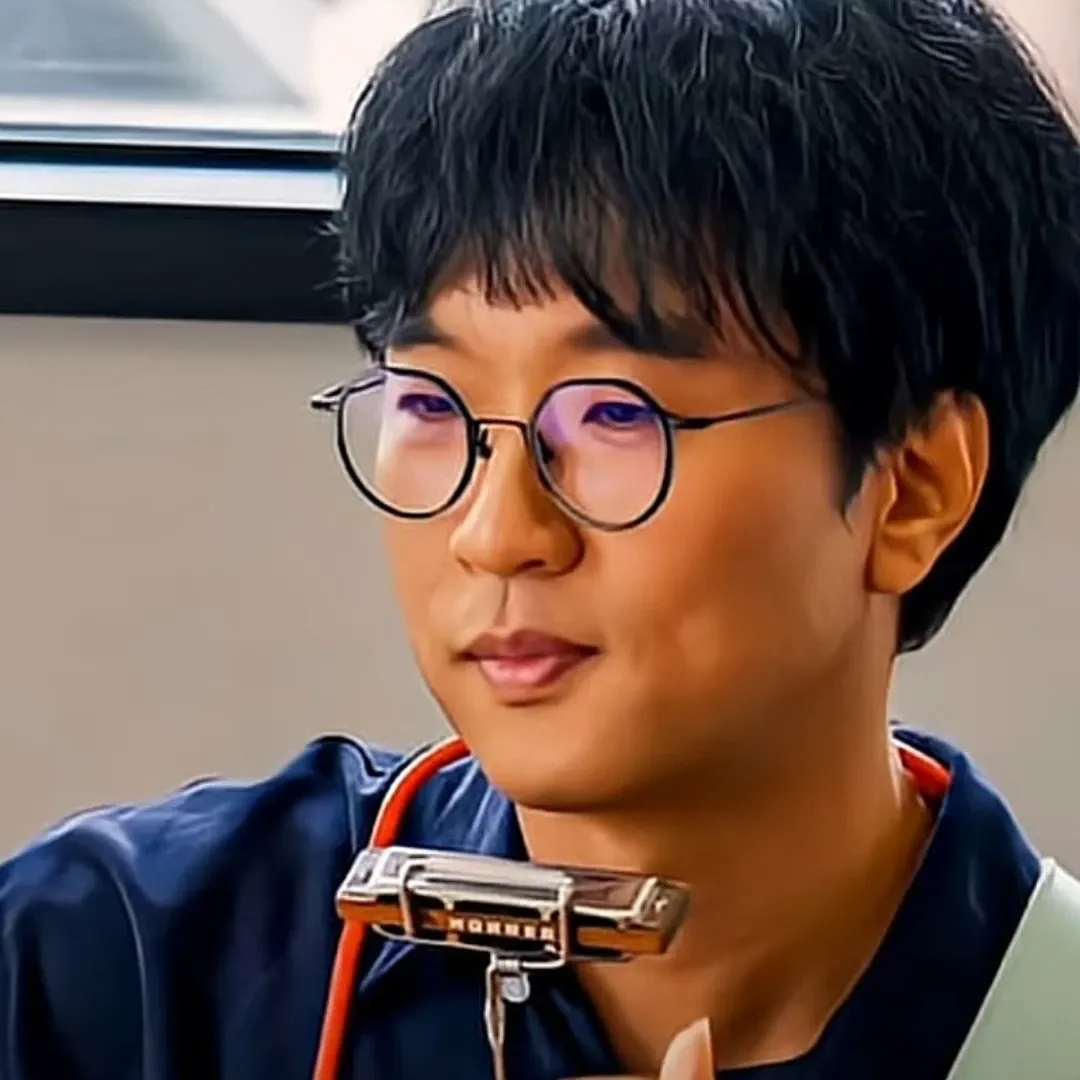 Recent activity shot of Bak Changgeun