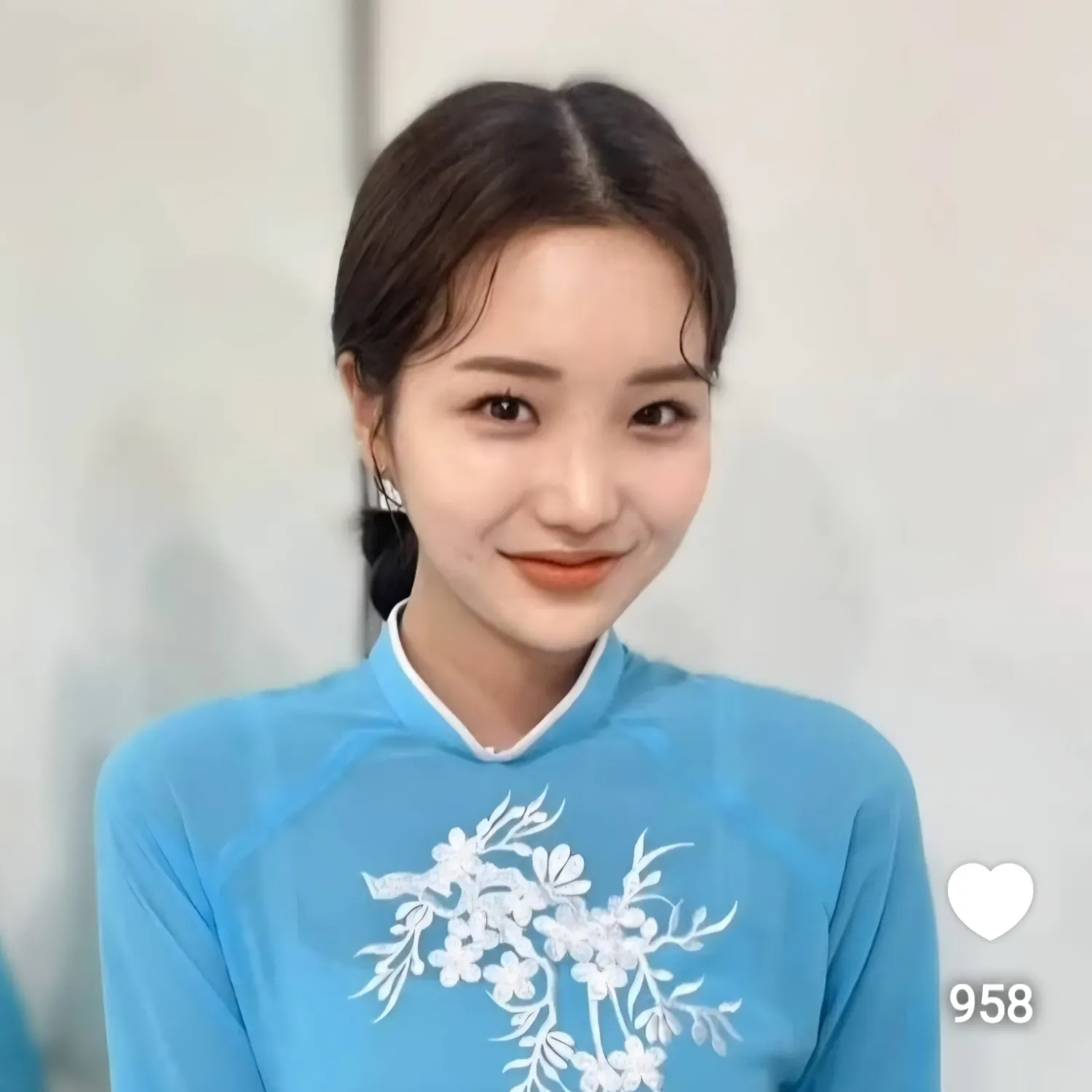 Behind-the-scenes cut of Kim Soyeon (2004)