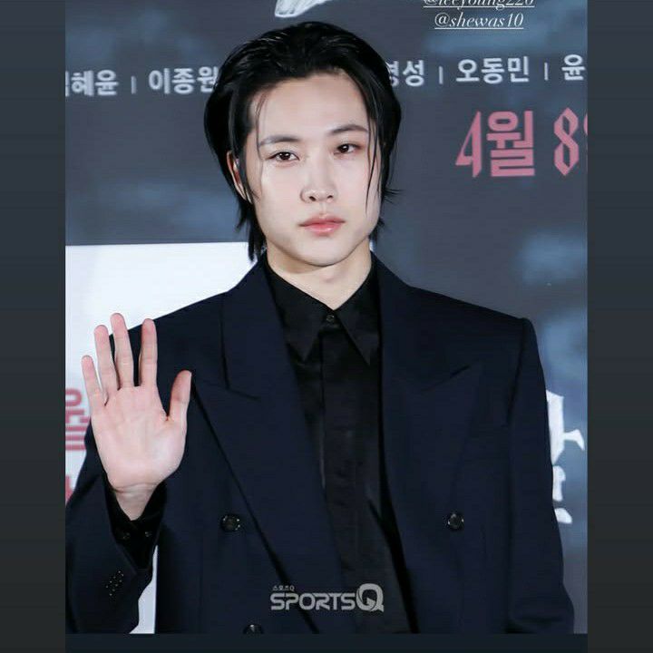 Behind-the-scenes cut of Lee Jongwon