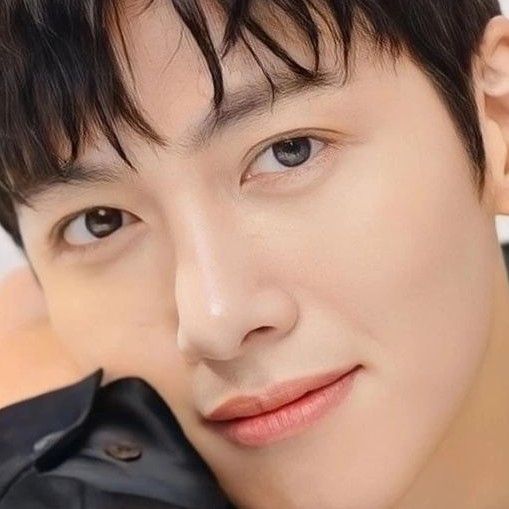 粉丝拍下的池昌旭瞬间