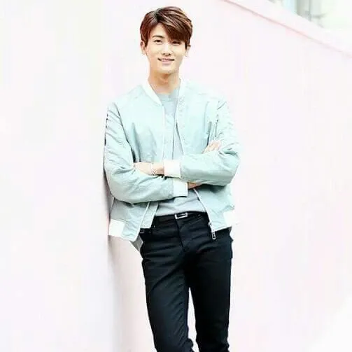Behind-the-scenes cut of Park Hyungsik