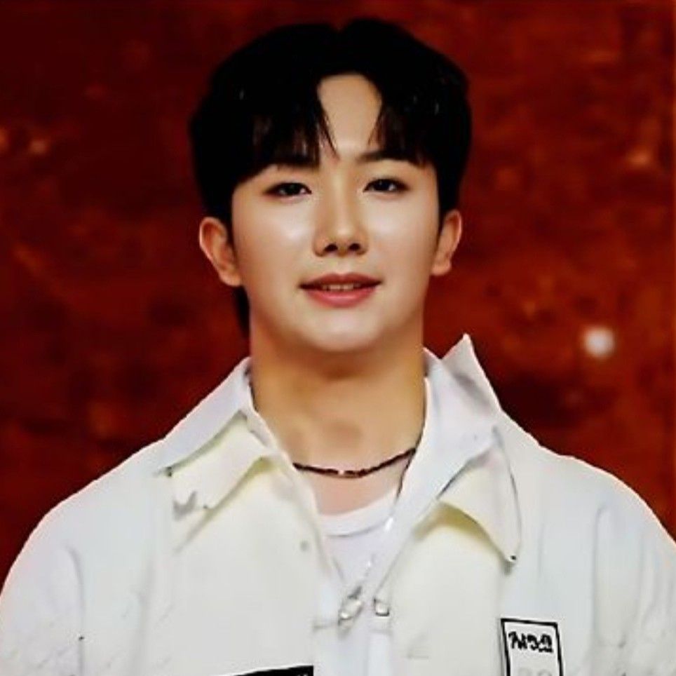 Behind-the-scenes cut of Nam Seungmin