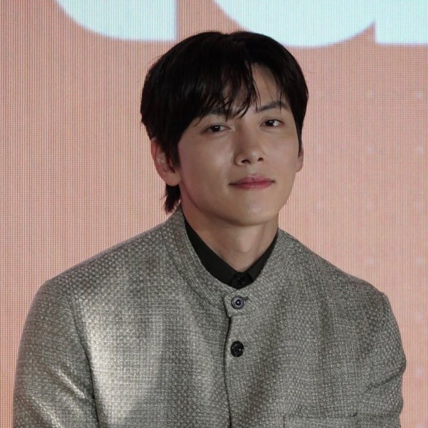 Behind-the-scenes cut of Ji Changwook