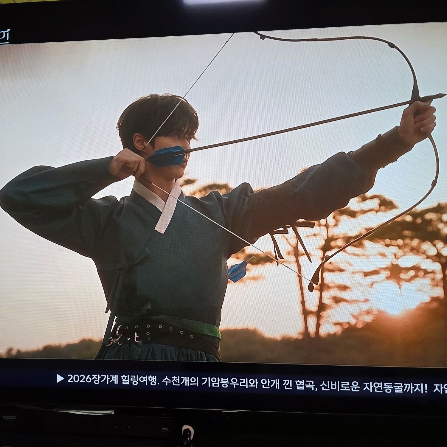 边佑锡的近期活动照