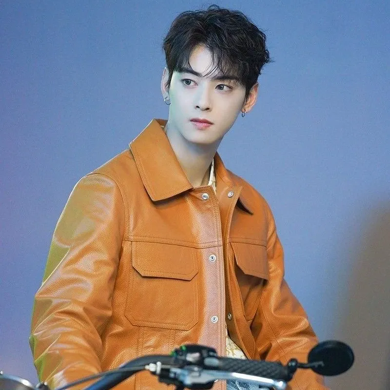Behind-the-scenes cut of Cha Eunwoo