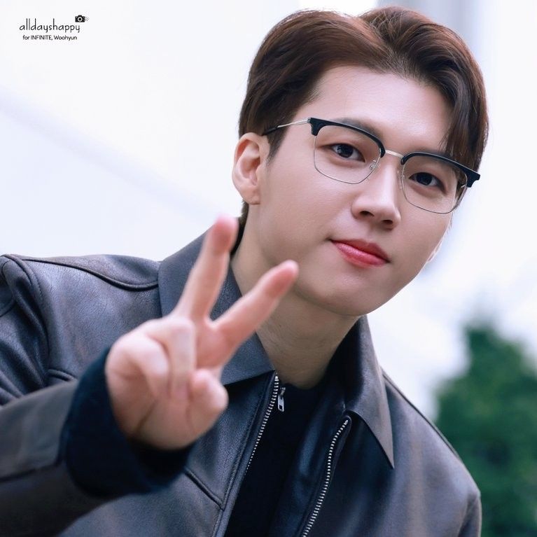 Behind-the-scenes cut of Nam Woohyun