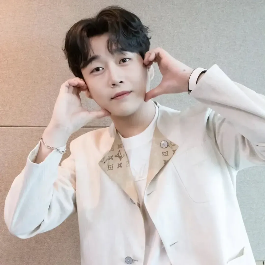 Recent activity shot of Hwang Youngwoong
