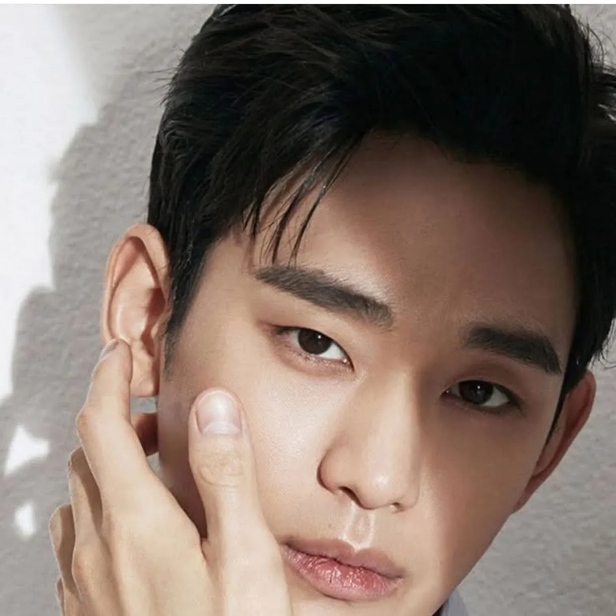Behind-the-scenes cut of Kim Soohyun