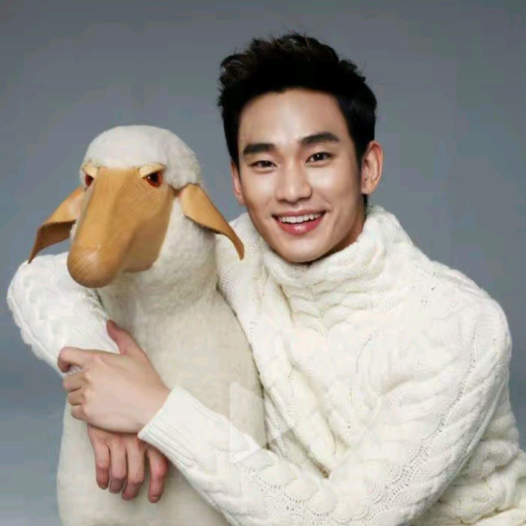 粉絲拍下的金秀賢瞬間