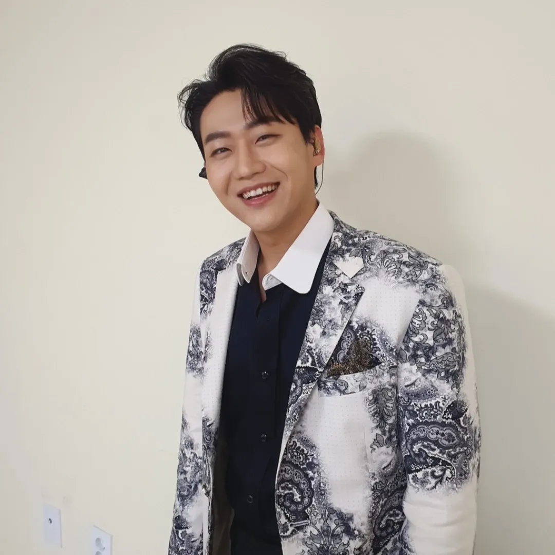 Behind-the-scenes cut of Min Soohyun