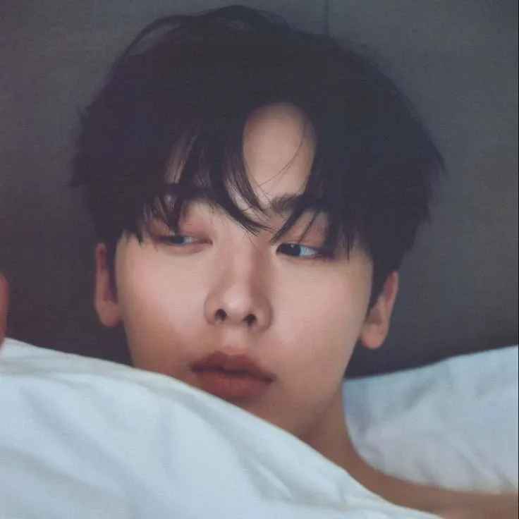 Behind-the-scenes cut of Kim Soohyun