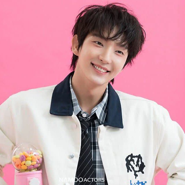 Behind-the-scenes cut of Lee Joongi