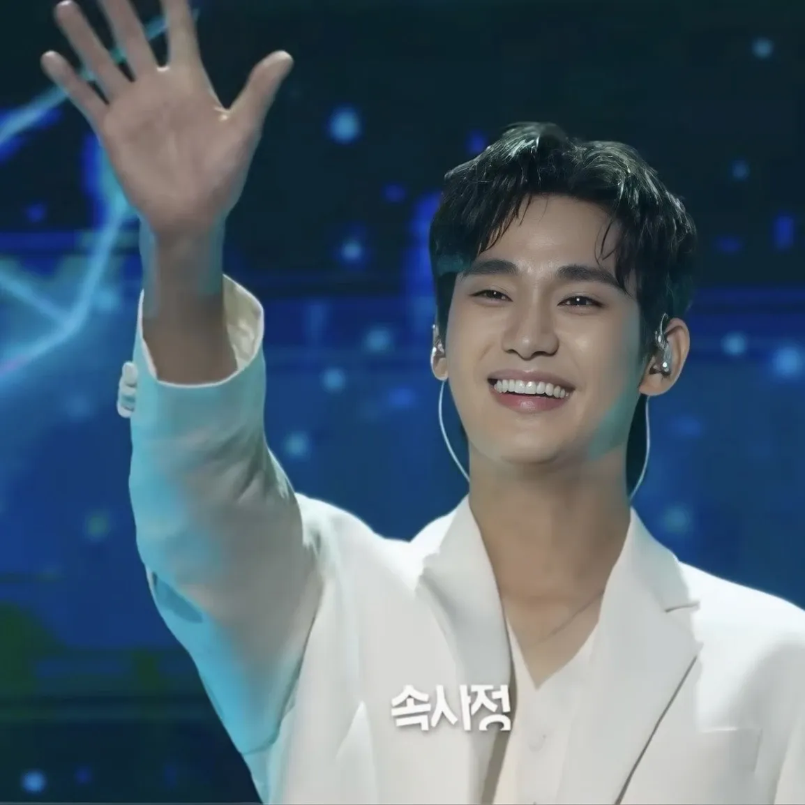 Behind-the-scenes cut of Kim Soohyun