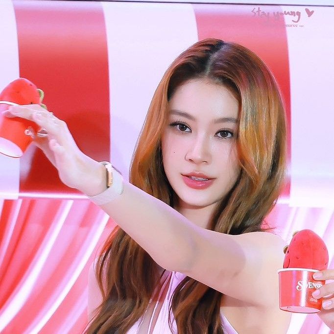 Behind-the-scenes cut of Namtan Tipnaree Weerawatnodom