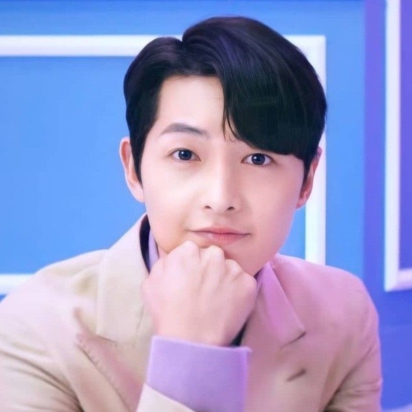 투표로 선정된 송중기의 인기 프로필 이미지