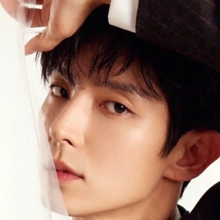 Behind-the-scenes cut of Lee Joongi