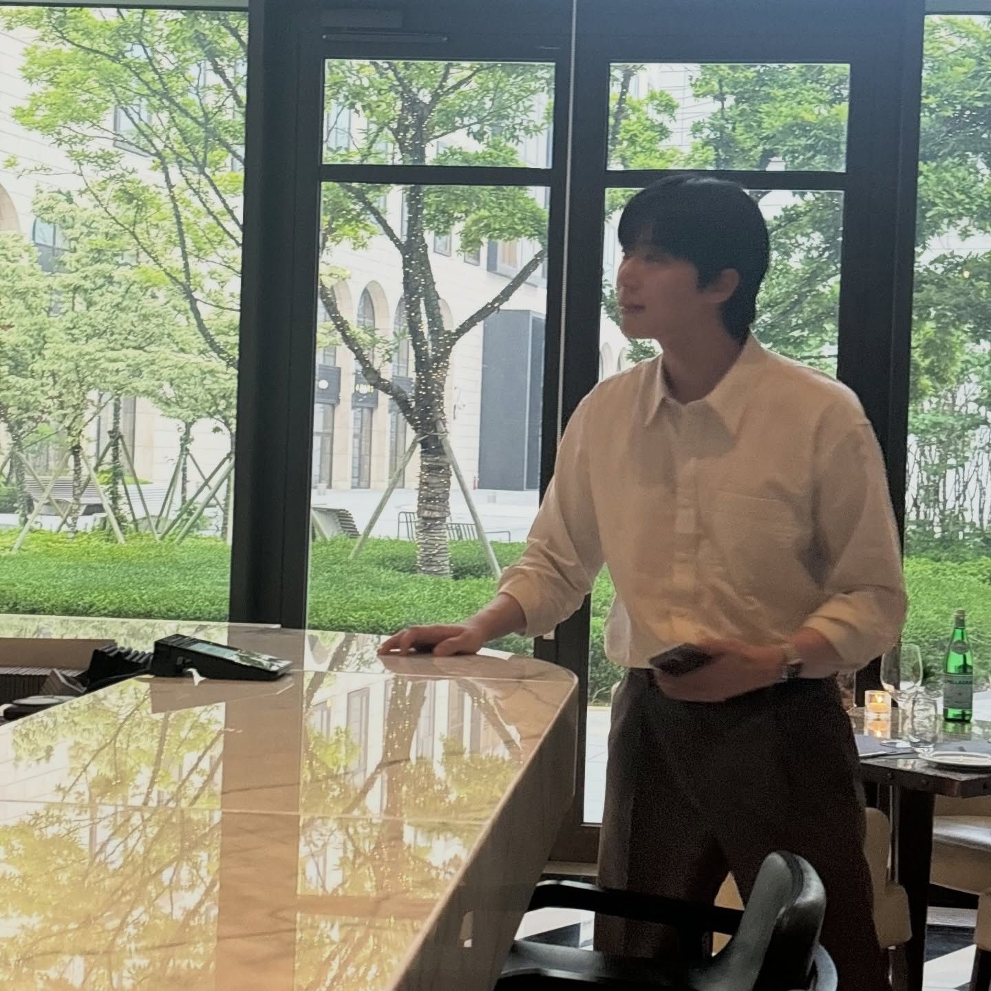 Behind-the-scenes cut of Park Seojoon